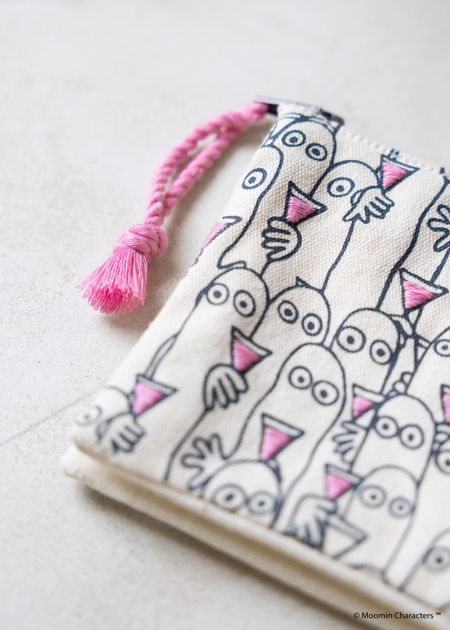 ムーミン プリント&手刺繍ポーチ・ニョロニョロがいっぱい