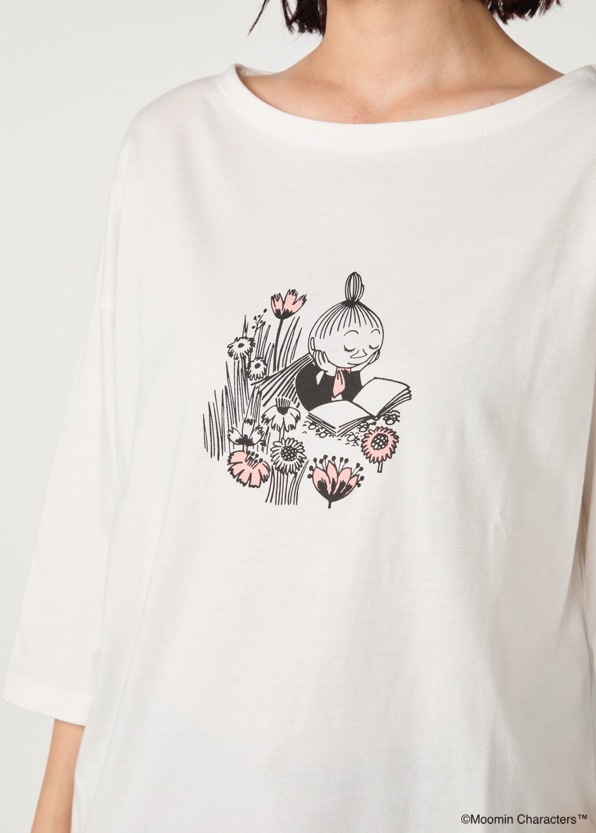 ムーミン オーガニックコットン ビッグTシャツ・本を読むミムラねえさん
