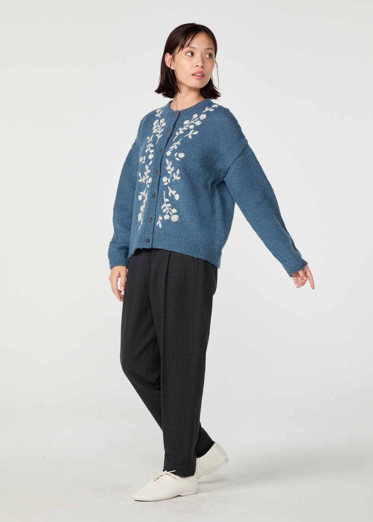 手編み&手刺繍フラワー柄 カーディガン
