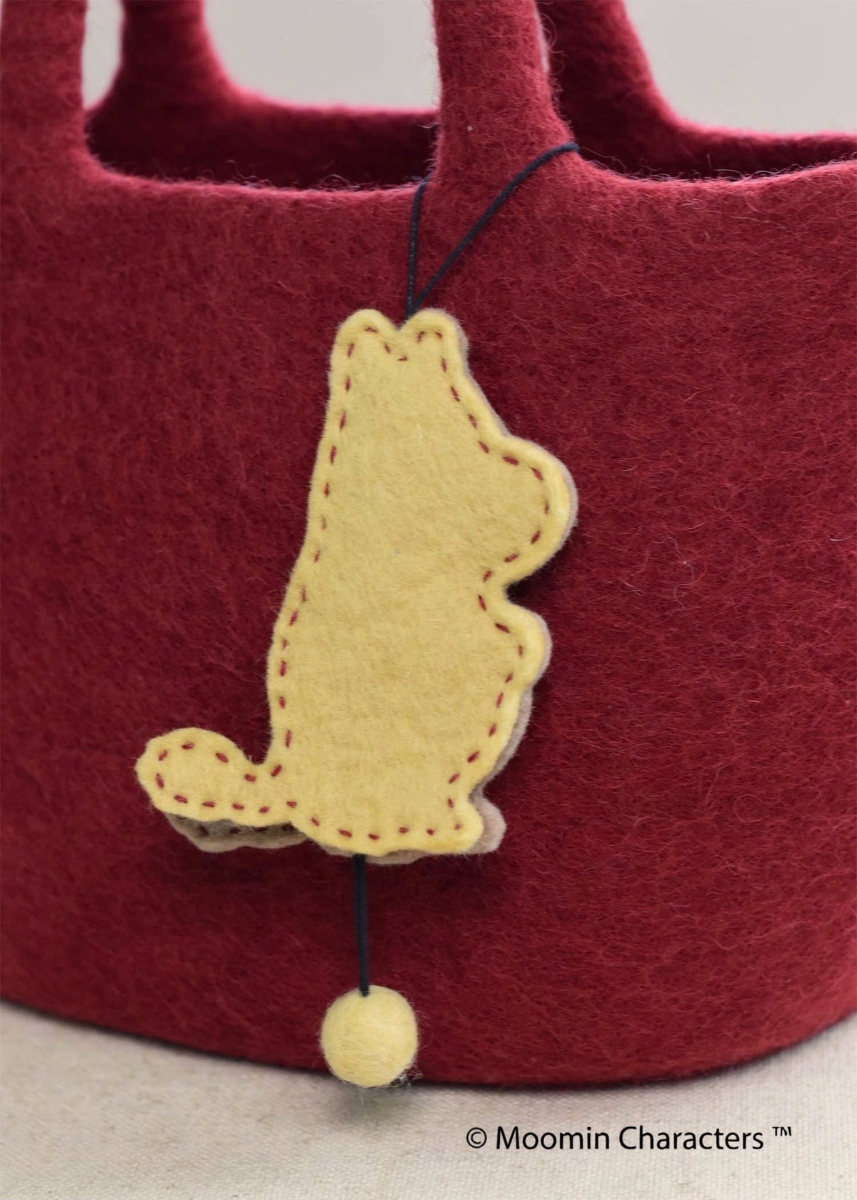 ムーミン 手刺繍フェルトバッグ ・ムーミントロールキーチャーム