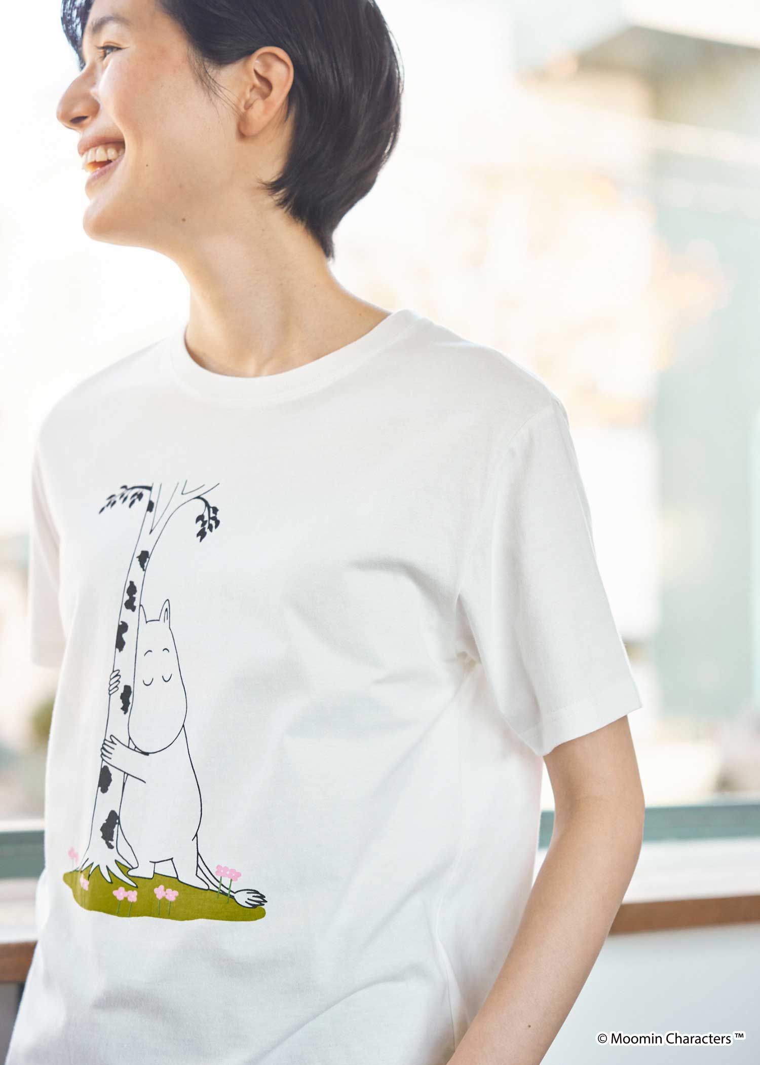 ムーミン オーガニックコットンユニセックスＴシャツ・木陰のムーミン