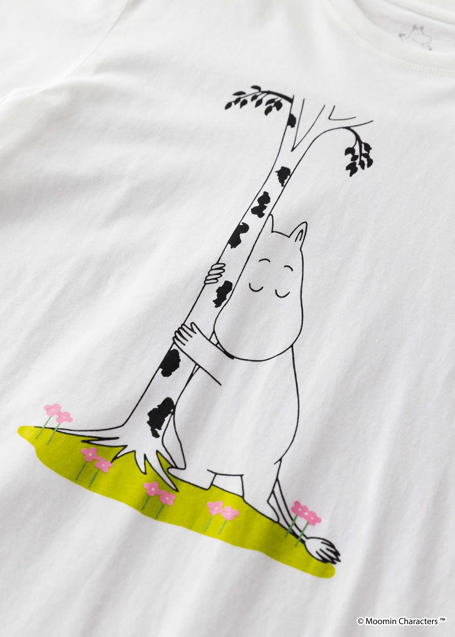 ムーミン オーガニックコットンユニセックスＴシャツ・木陰のムーミン