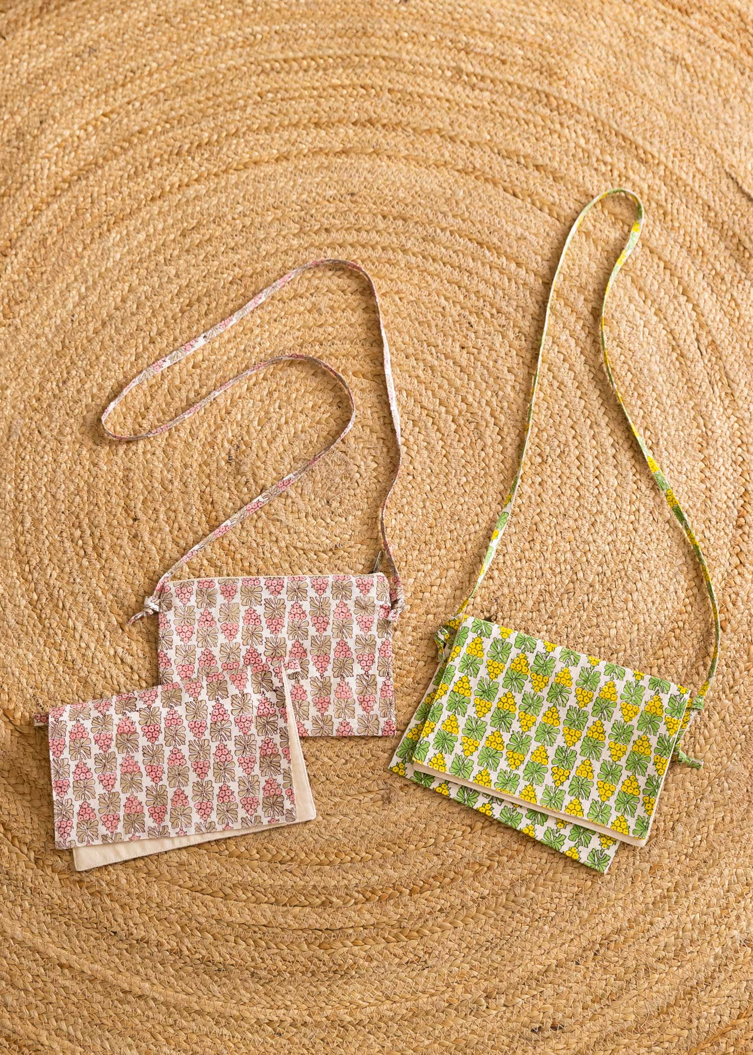 Ｖ＆Ａ ブロックプリント３ＷＡＹポシェット