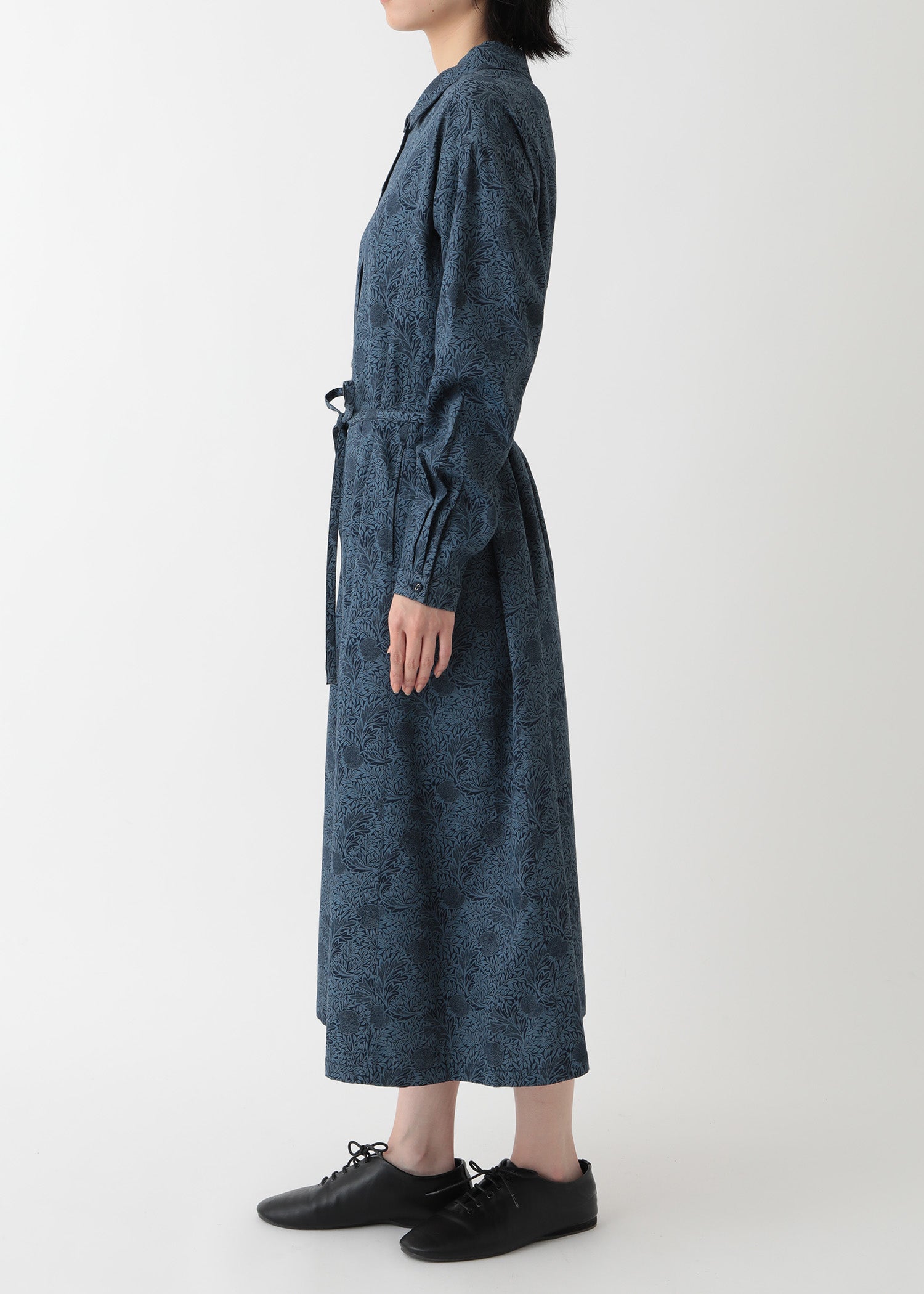 Ｖ＆Ａ オーガニックコットンサテン シャツワンピース アップル柄