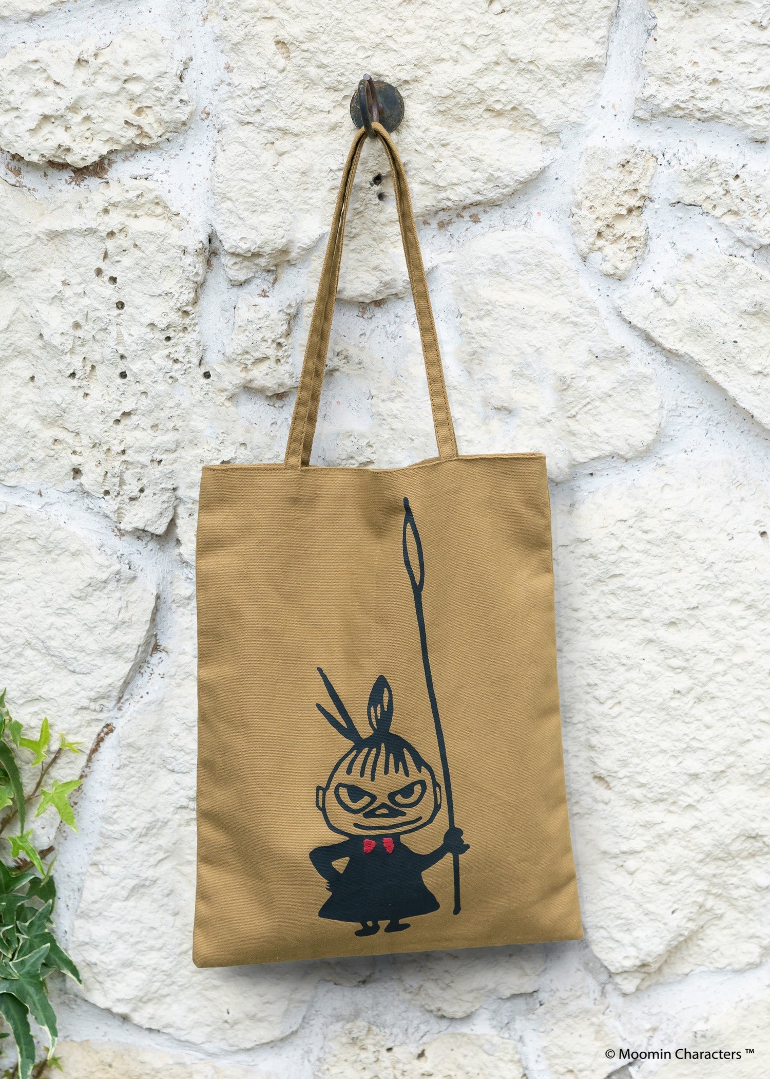 ムーミン プリント＆手刺繍トートバッグ・槍を持つリトルミイ