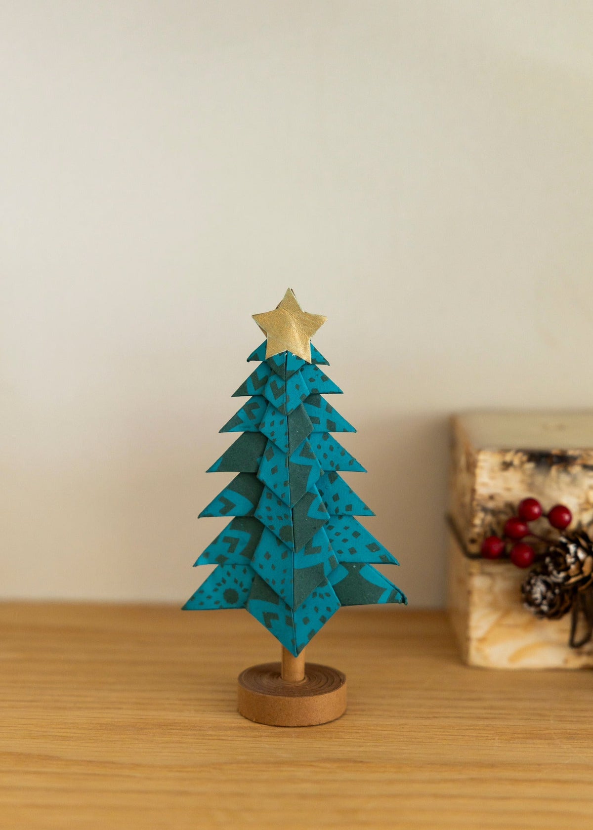 手漉き紙の重ね折りクリスマスツリー（小）