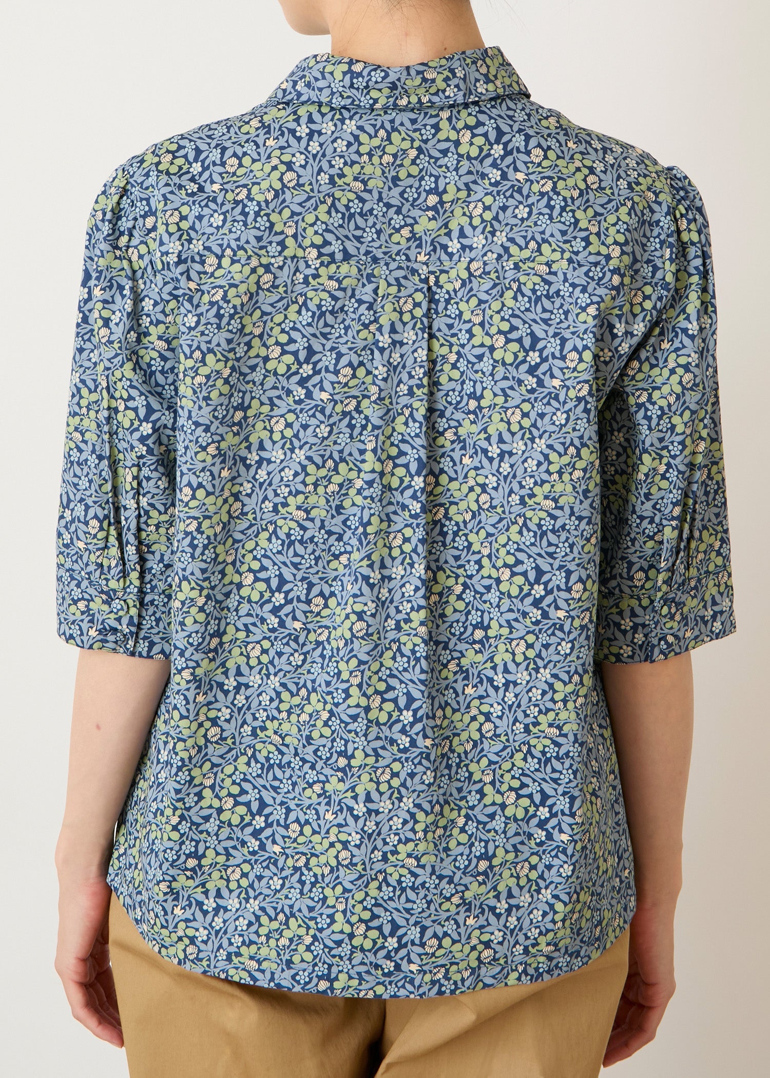 身長：162cm　着用サイズ：M