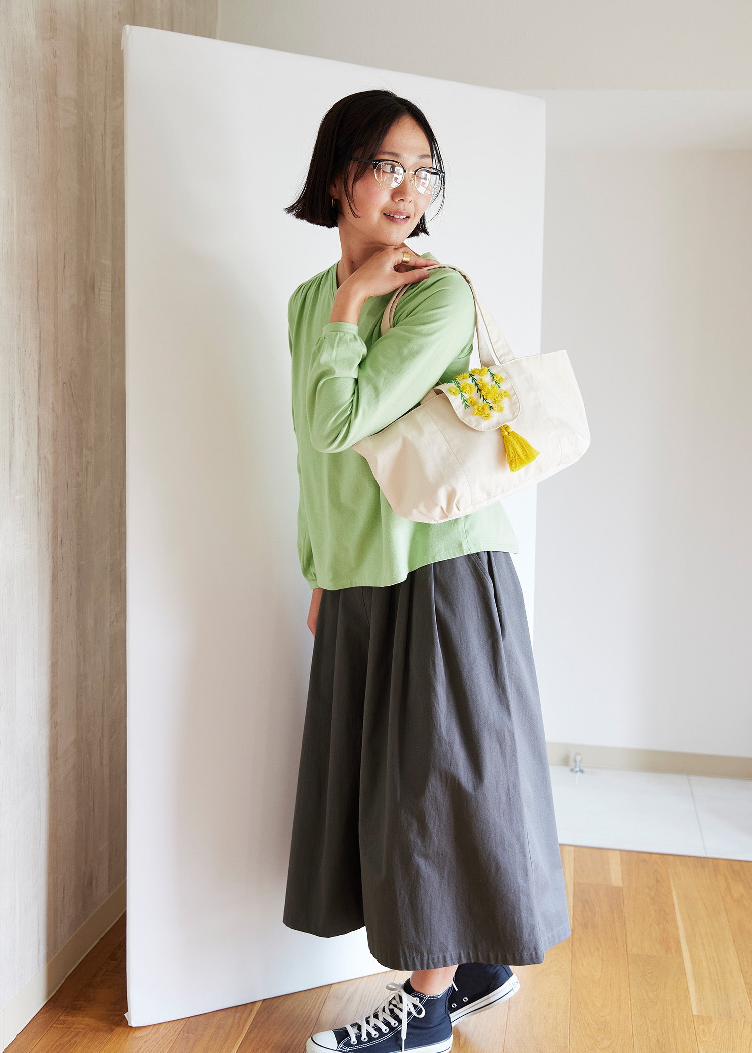 手刺繍コットンバッグ ミモザ