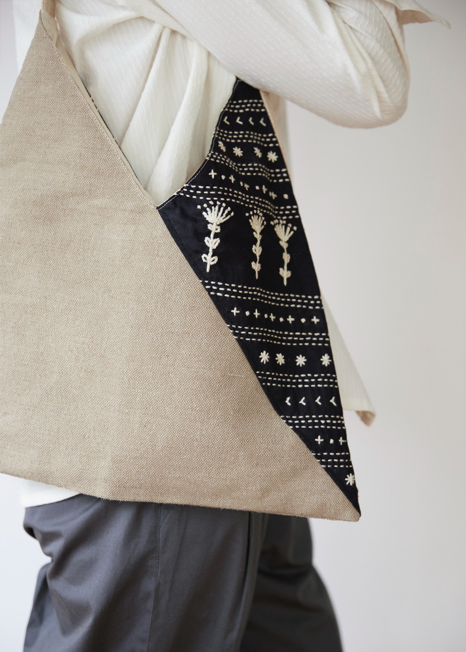 手刺繍ジュートコットン ワンショルダーバッグ