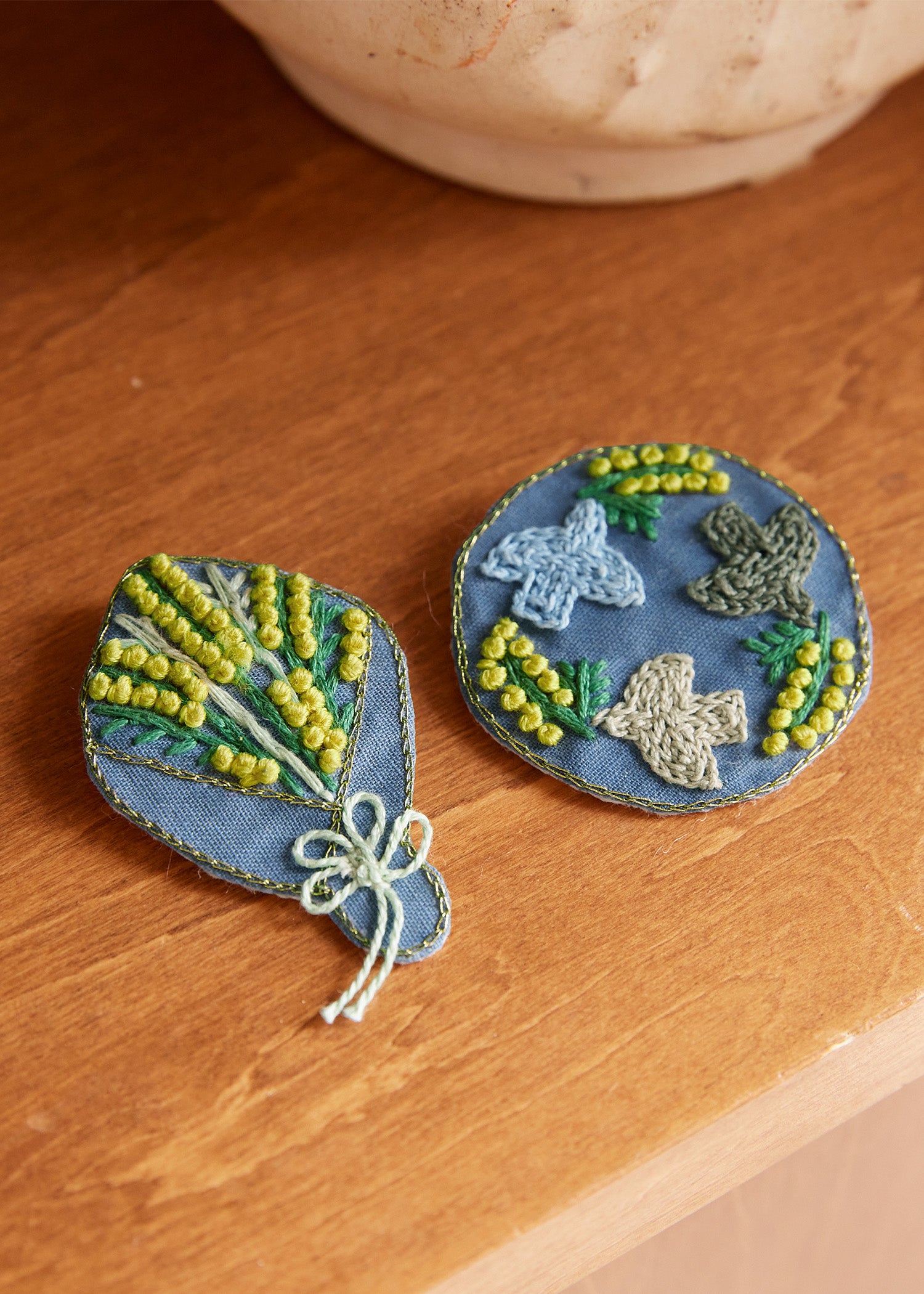 手刺繍ブローチ ミモザ&バード