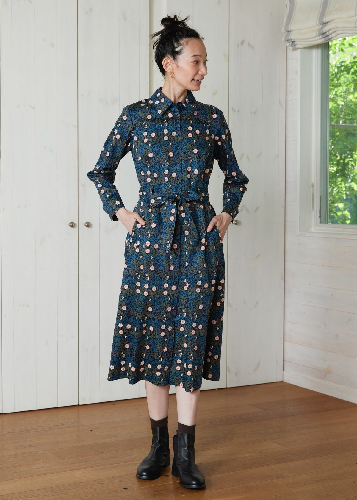 Ｖ＆Ａ オーガニックコットンサテンシャツワンピース スイート・ブライアー柄