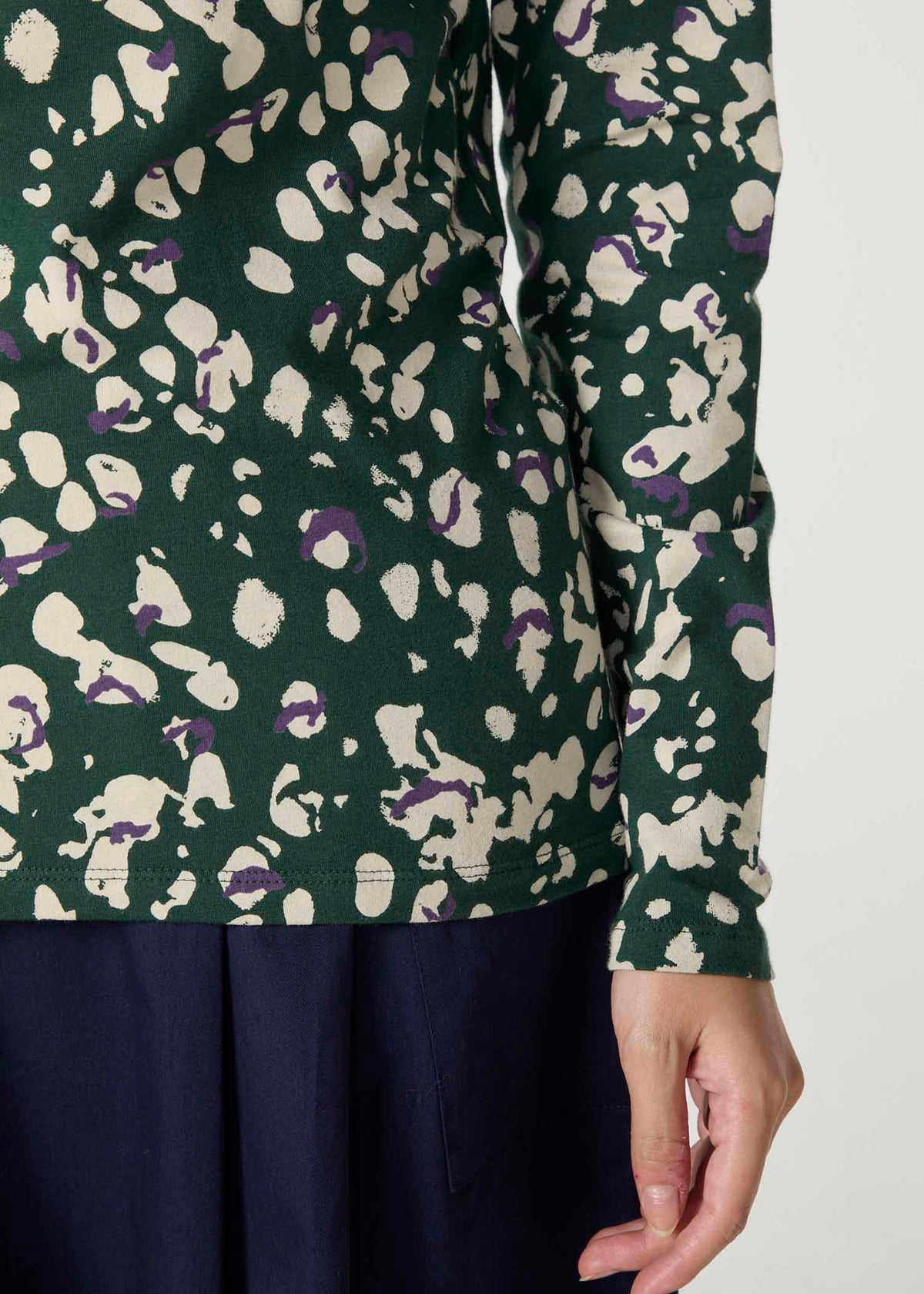 オーガニックコットンストレッチ 水面柄ハイネックプルオーバー