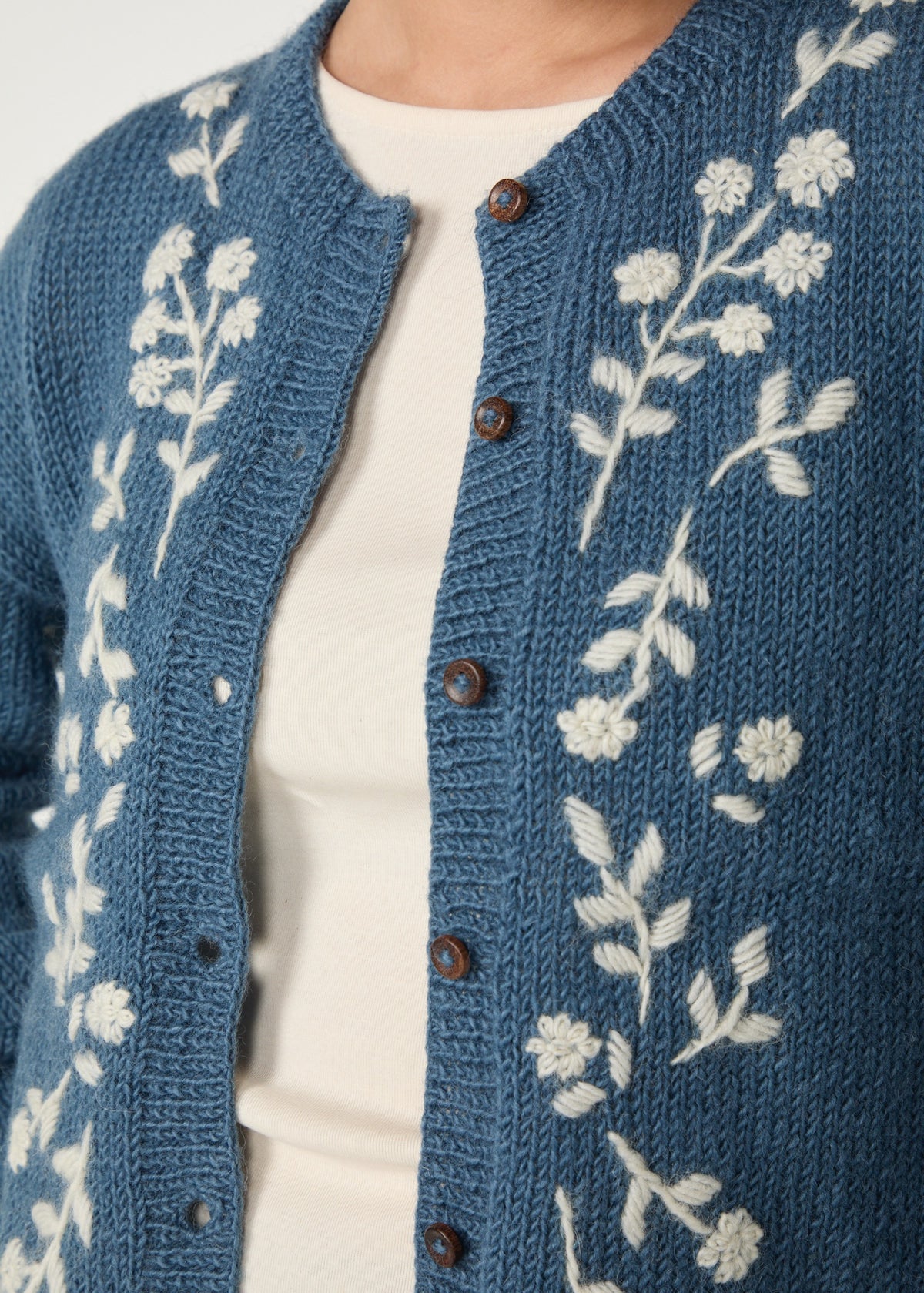 手編み＆手刺繍フラワー柄 カーディガン