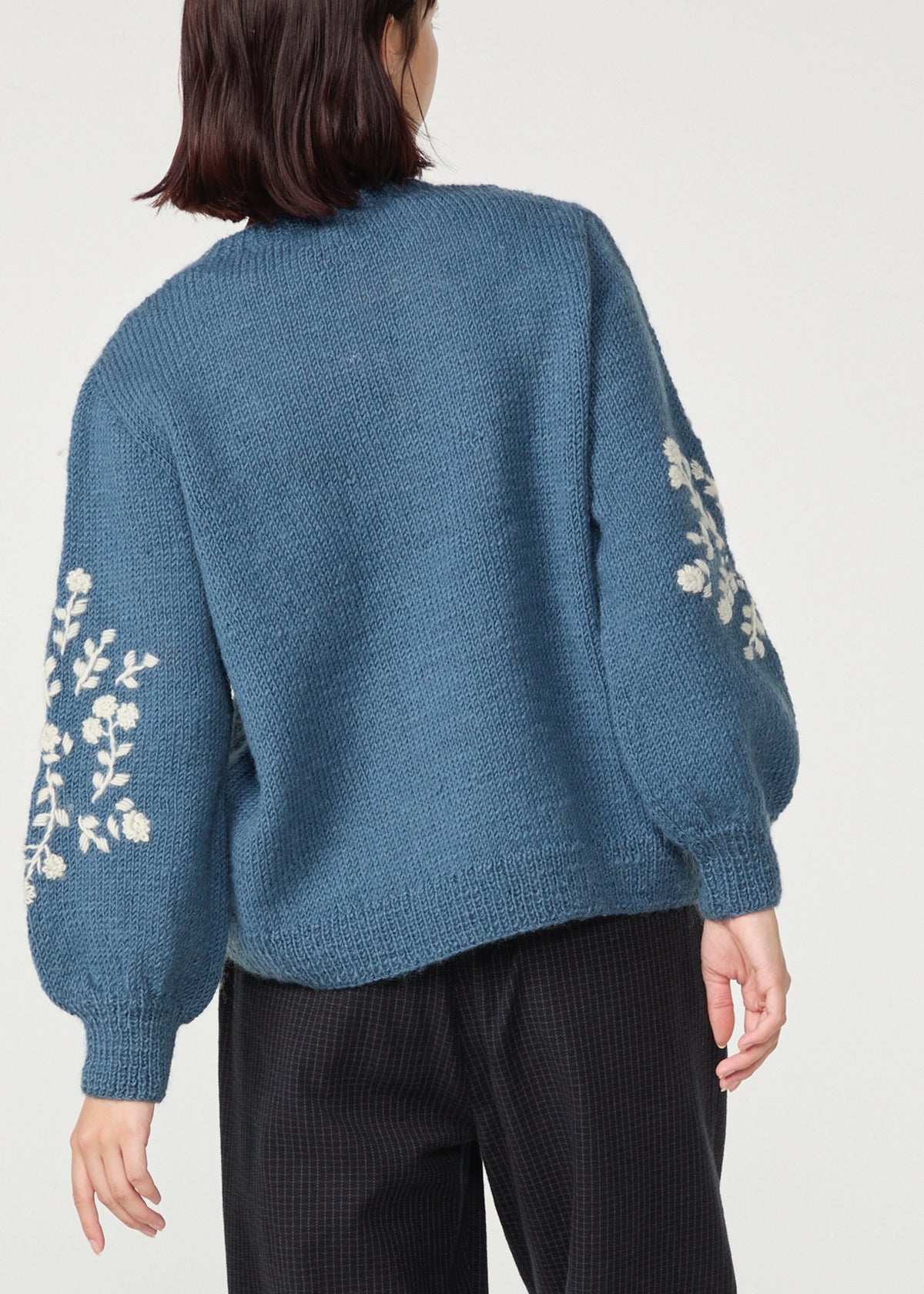 手編み＆手刺繍フラワー柄 パフスリーブプルオーバー