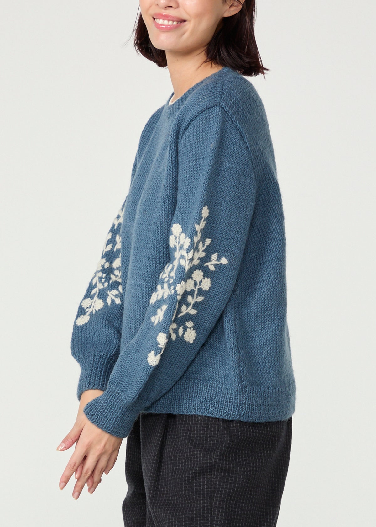 手編み＆手刺繍フラワー柄 パフスリーブプルオーバー