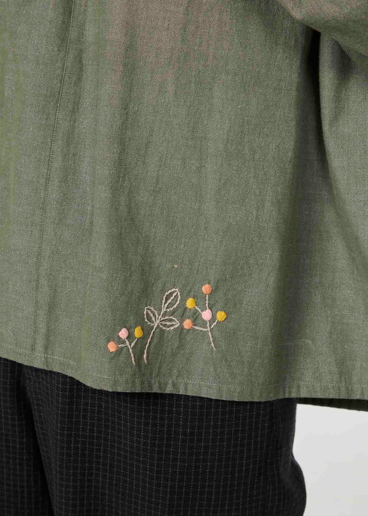 手織りオーガニックコットンシャンブレー フラワー手刺繍ブラウス